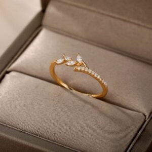 Aurora Leaf Ring